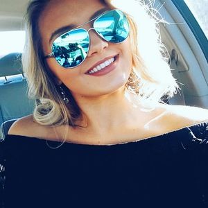 Meet your Posher, Lexie